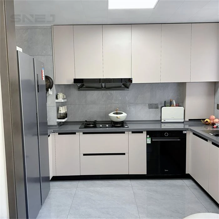 Good Quality Wood Semi Custom Built In Cabinets